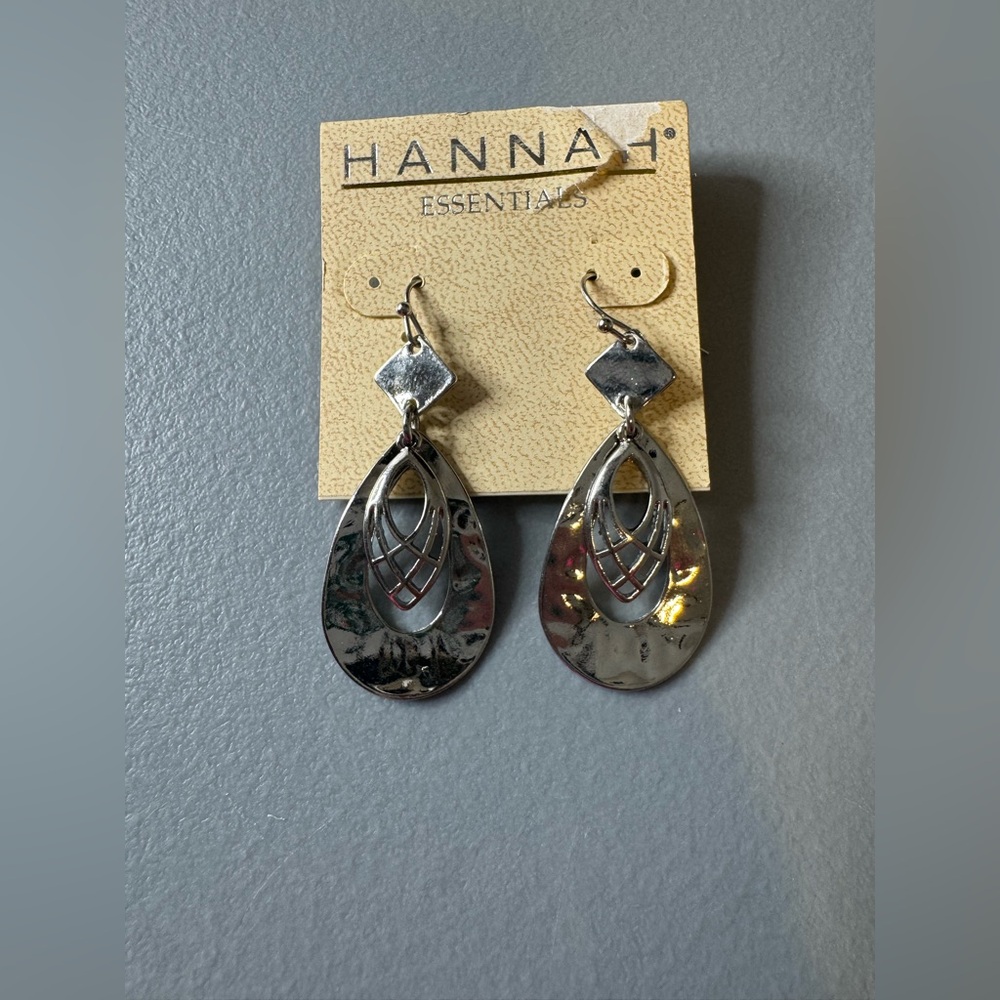 🛍️Any 5 items for $15 🛍️ Essentials Silver Teardrop Earrings